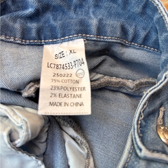 Luvamia XL Blue Jeans Cropped with front pockets button fly jeans - Picture 5 of 6